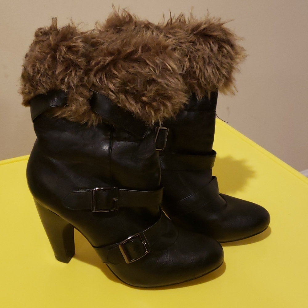 Boots!!Great Deal!!👍